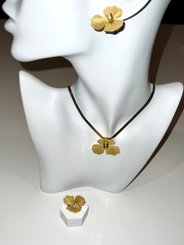 IMG_1736 Diamond Flower Trio