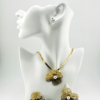 Pearl and Flowers is our Jewelry Set from Trendy of Gold Ways Collection