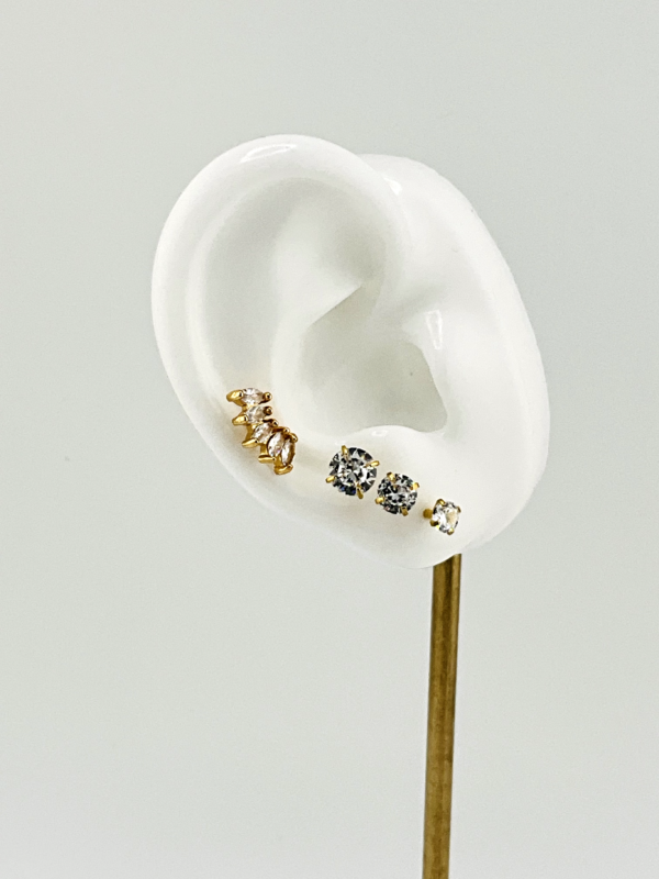 Gathering of Diamonds is our Earrings from Union of Diamond Ways Collection