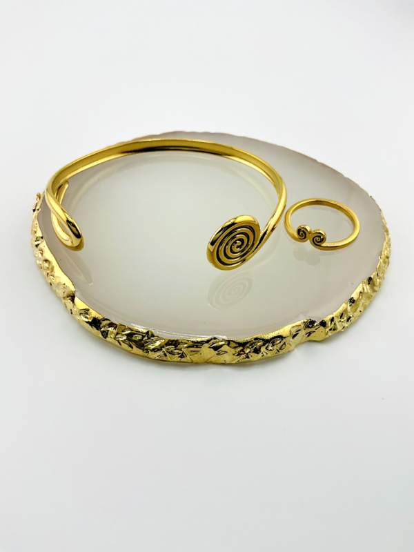Delicate Spirals