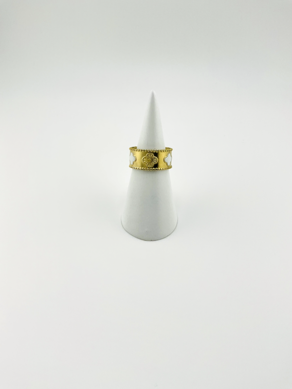 IMG_0311 Elegant Clovers in Shell is our Van Cleef and Arpels version from Clover of Gold Collection