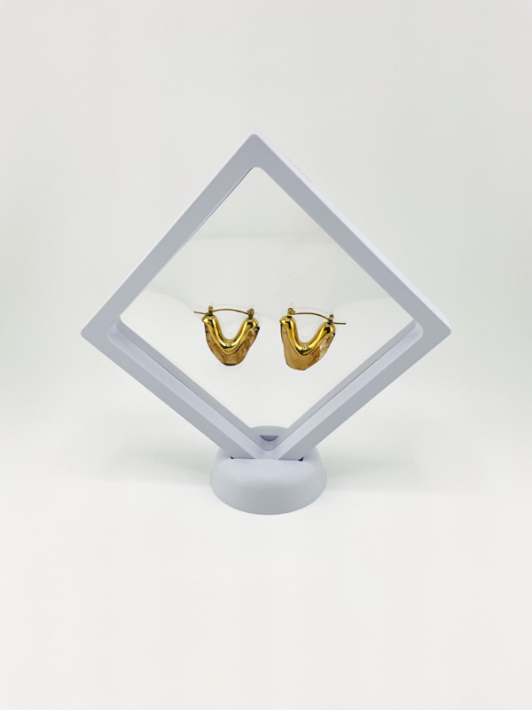Smooth Curves is our Earrings from Emotions of Gold Collection