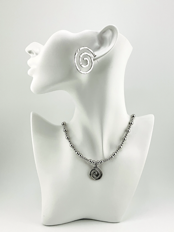 Spiral with Silven Beads is our Necklace and Earrings from Vintage of Italian Collection