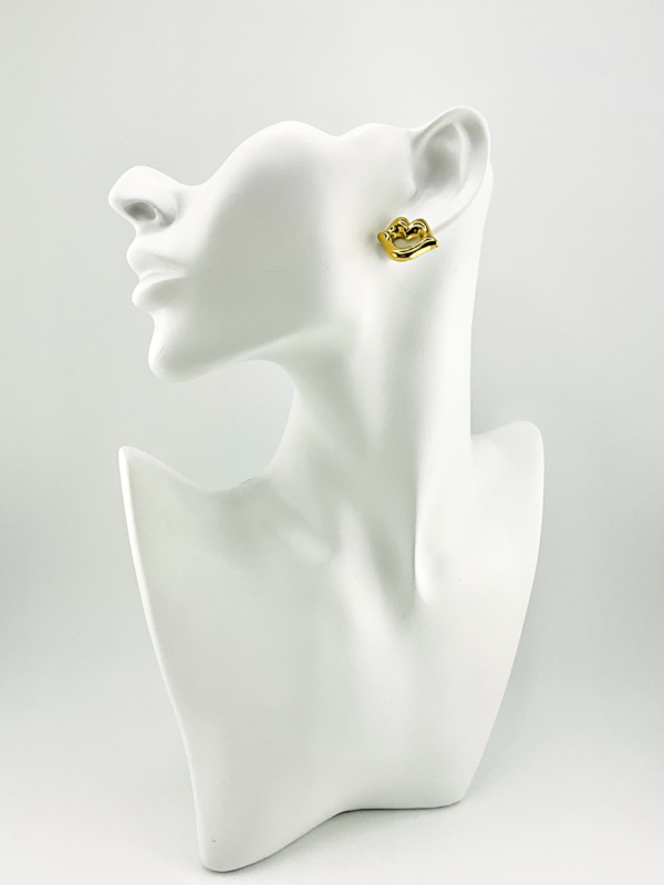 Goldy Cute Lips is our Earrings from Sunset of Gold Collection