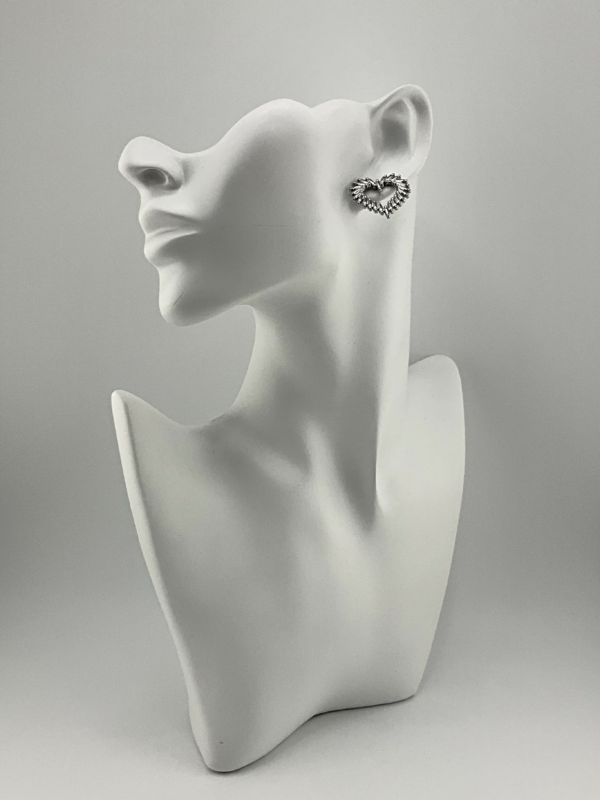 Baguette Heart is our Earrings from Trendy of the Elegant Collection