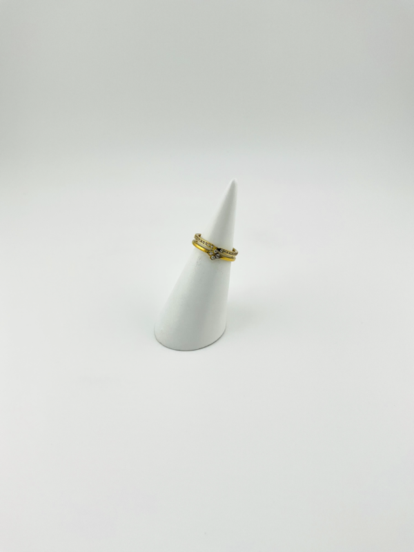 Clover and Cluster Diamond is our Ring from Elegance of the Gold and Diamond Collection
