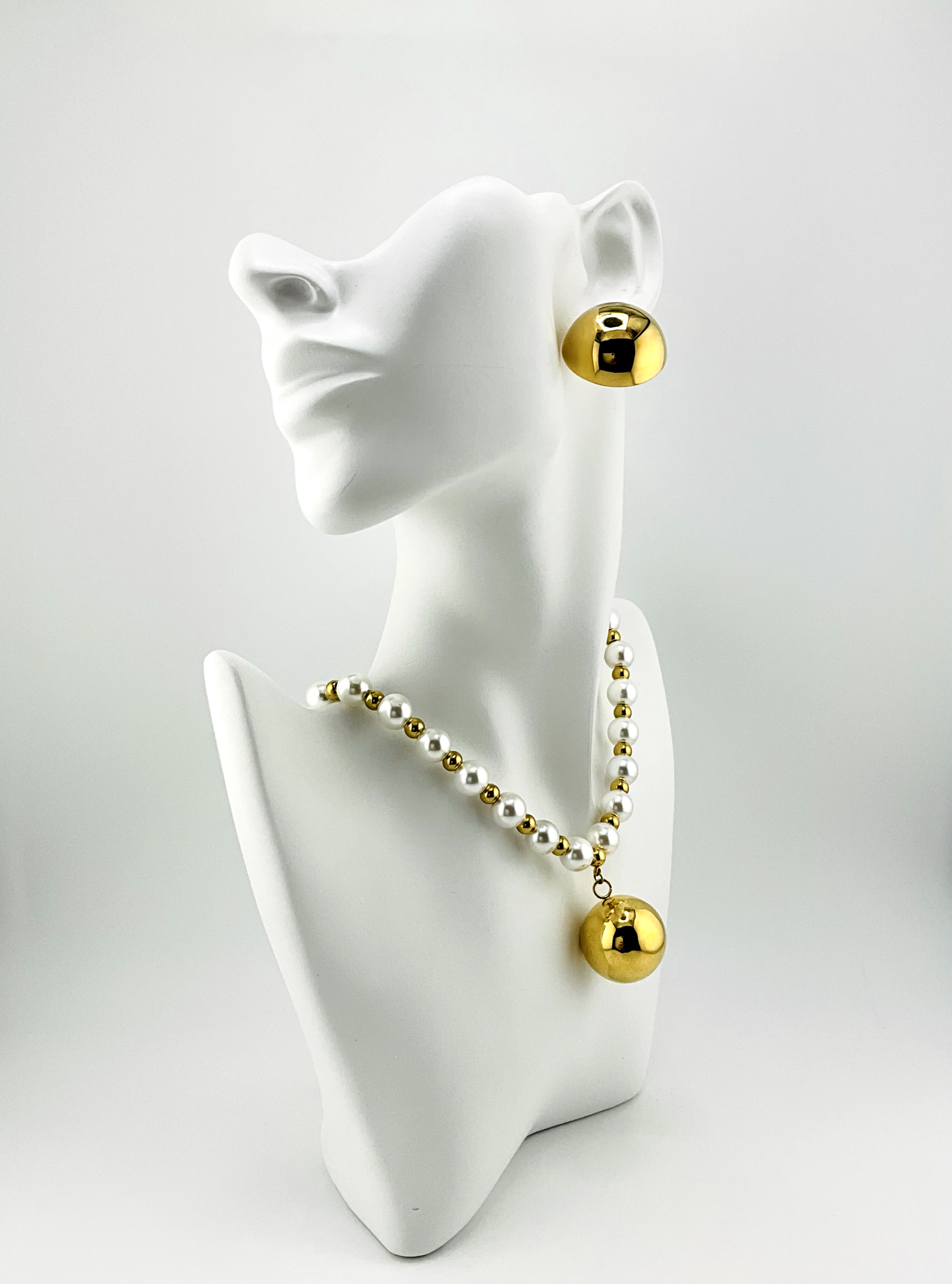 Goldy Timeless Spheres