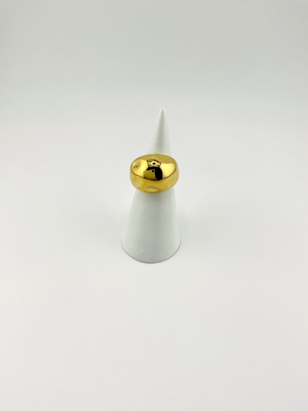 Goldy Oval our Trendy from the Shapes of Feelings - Gold Finish Collection