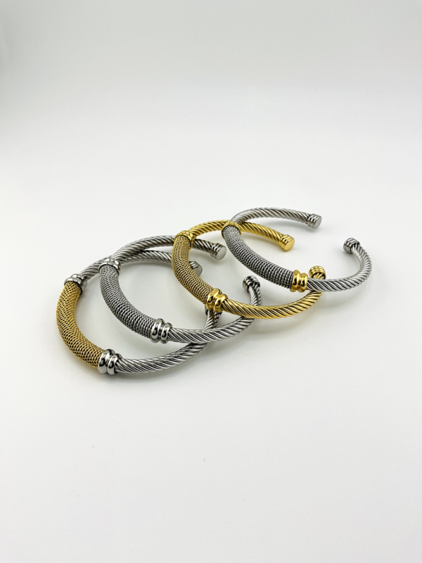 Romantic Wave Bangle