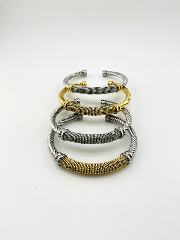 Romantic Wave Bangle