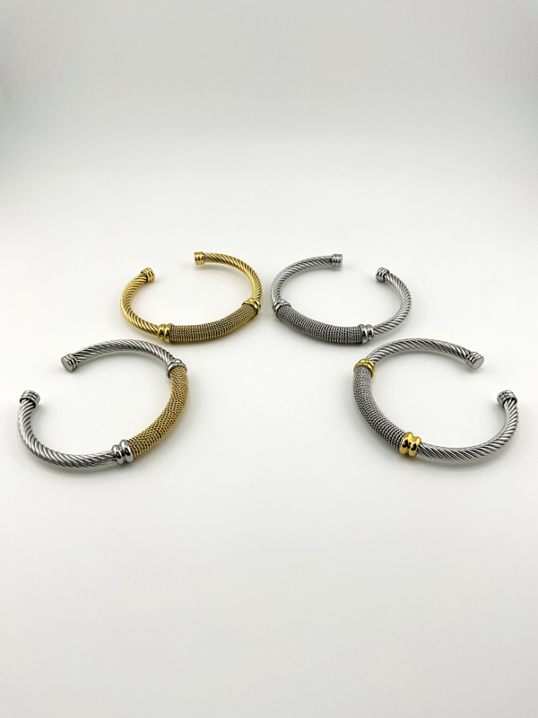 Romantic Wave Bangle
