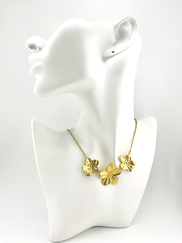 Golden Bloom: Trending Floral Jewelry Collection of the Embrace of the Heart Collection