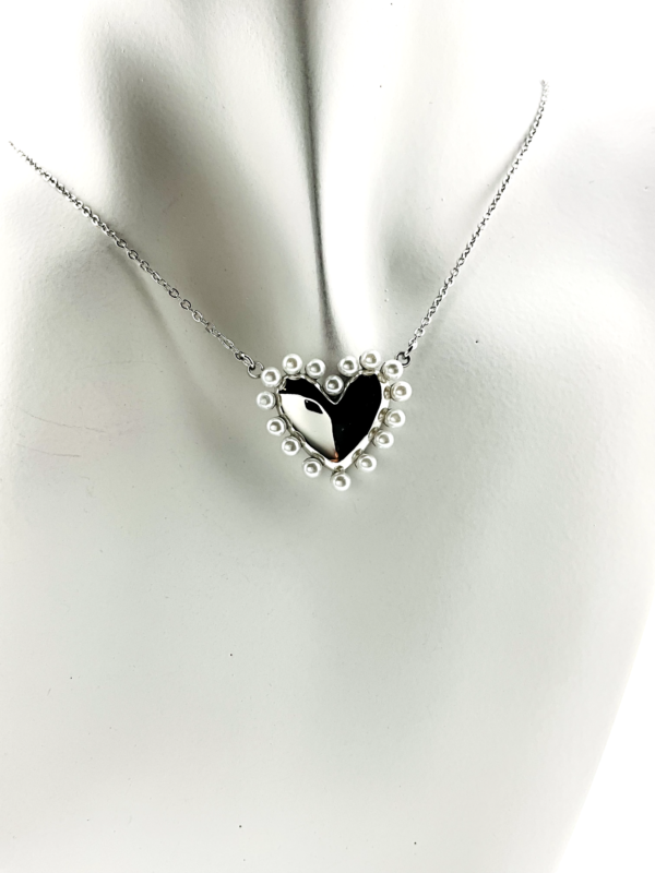 Beaded Heart Necklace & Earrings Set: Indulge in Trending Jewelry Designs of the Dawn of Spring Collection
